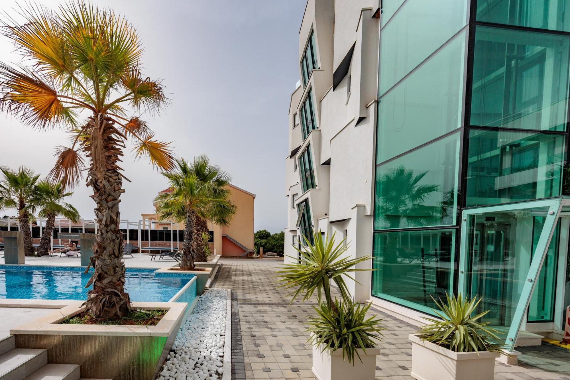 Boutique Residence Cosmopolis 1 บาร์บินเย ภายนอก รูปภาพ