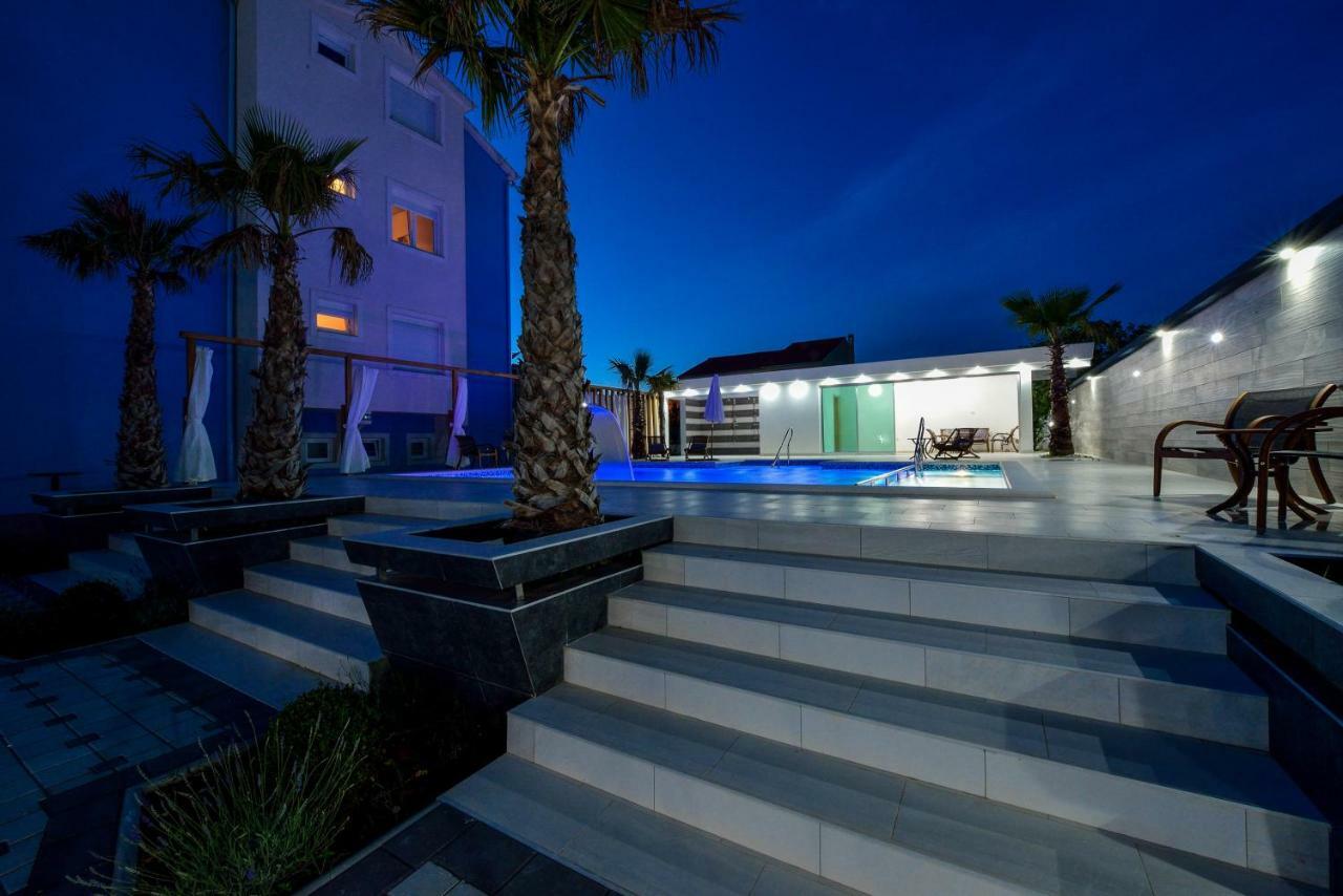 Boutique Residence Cosmopolis 1 บาร์บินเย ภายนอก รูปภาพ