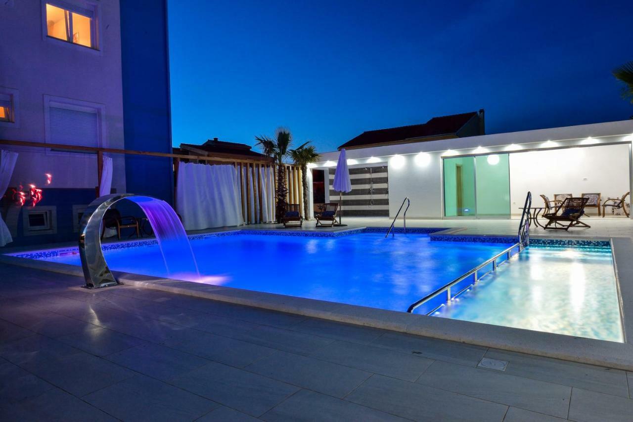 Boutique Residence Cosmopolis 1 บาร์บินเย ภายนอก รูปภาพ