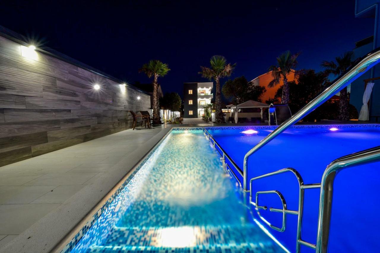 Boutique Residence Cosmopolis 1 บาร์บินเย ภายนอก รูปภาพ
