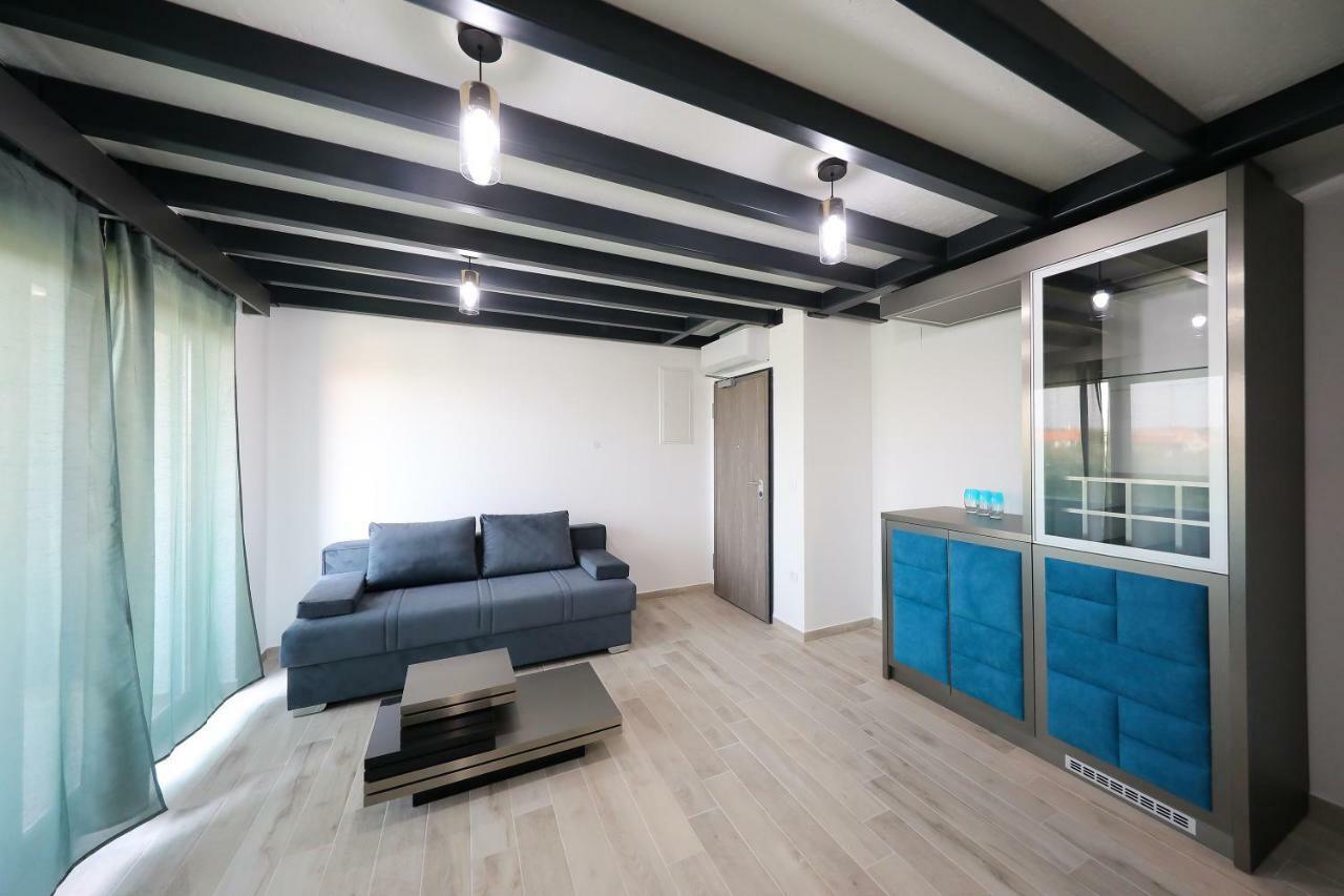 Boutique Residence Cosmopolis 1 บาร์บินเย ภายนอก รูปภาพ