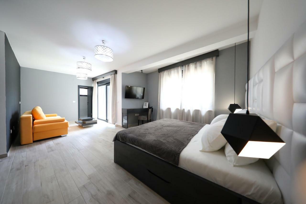 Boutique Residence Cosmopolis 1 บาร์บินเย ภายนอก รูปภาพ